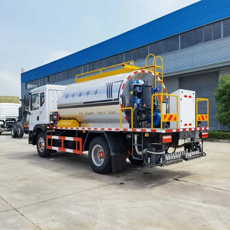 DONGFENG 4x2 Intelligent Asphalt Distributor Truck - Heated Bitumen Sprayer for Road Maintenance 0